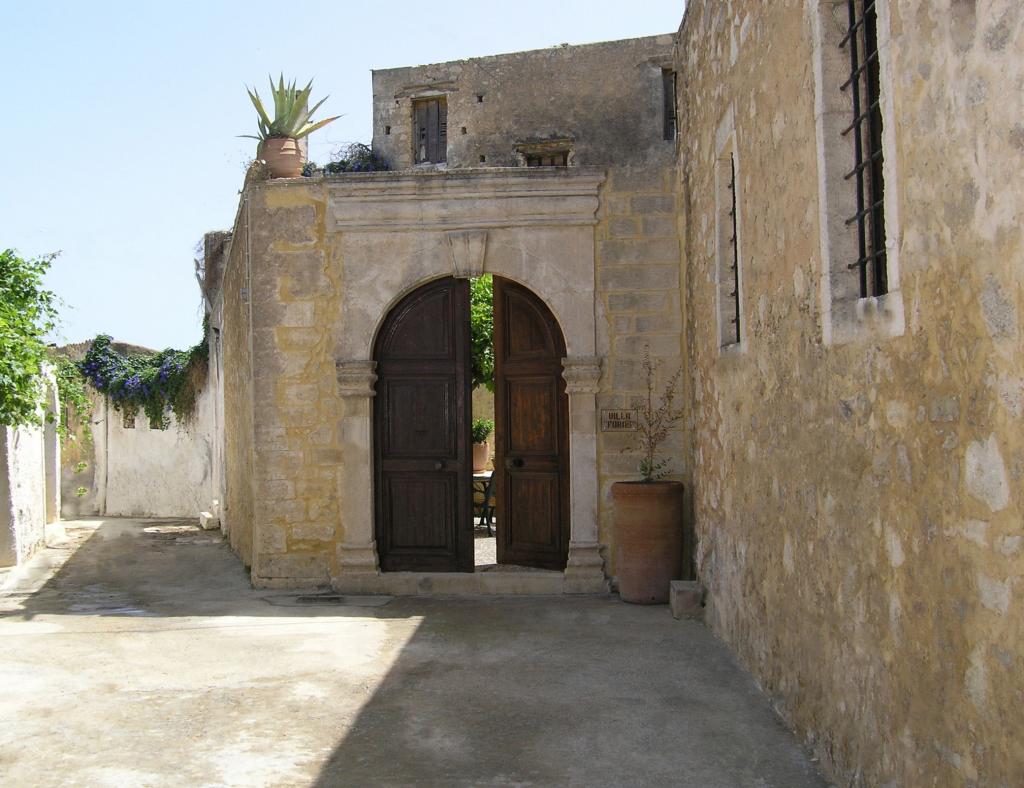 Villa Maroulas